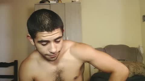 Snapshot of uliseshot450305 chatting on 02/24/25, 03:42 Ulises Gomez online show from 02/24/25, 03:42