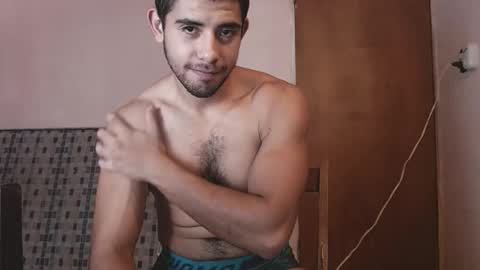 Snapshot of uliseshot450305 chatting on 03/07/25, 03:39 Ulises Gomez online show from 03/07/25, 03:39