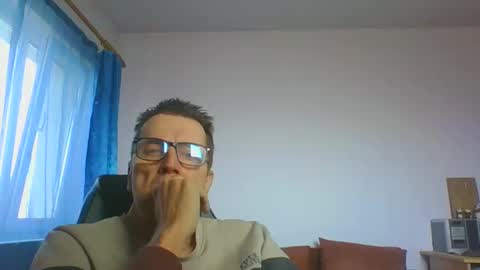 Snapshot of ulmeni4 chatting on 02/21/25, 10:17 ulmeni4 online show from 02/21/25, 10:17