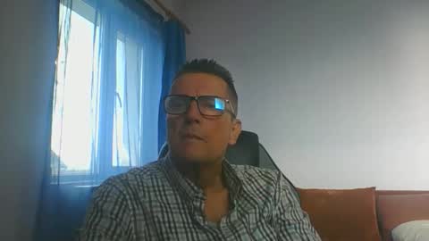 Snapshot of ulmeni4 chatting on 11/04/25, 01:10 ulmeni4 online show from 11/04/25, 01:10