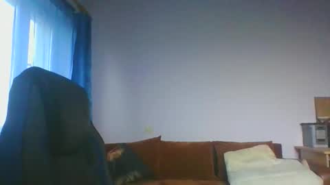 Snapshot of ulmeni4 chatting on 11/15/25, 02:35 ulmeni4 online show from 11/15/25, 02:35