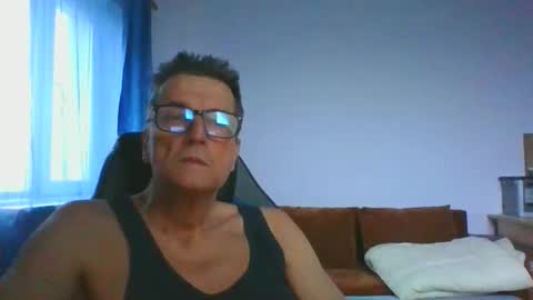 Snapshot of ulmeni4 chatting on 11/25/25, 06:13 ulmeni4 online show from 11/25/25, 06:13