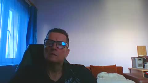 Snapshot of ulmeni4 chatting on 12/16/25, 01:38 ulmeni4 online show from 12/16/25, 01:38