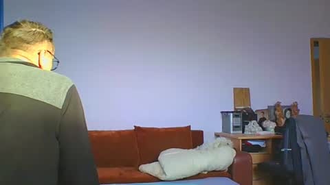 Snapshot of ulmeni4 chatting on 12/17/25, 08:20 ulmeni4 online show from 12/17/25, 08:20