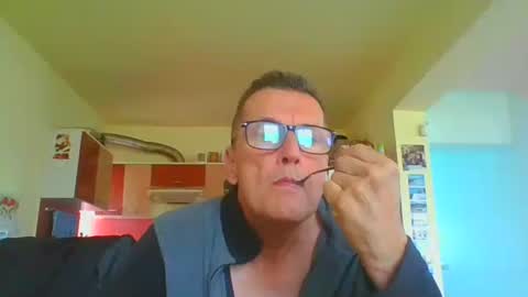 Snapshot of ulmeni4 chatting on 04/06/26, 11:33 ulmeni4 online show from 04/06/26, 11:33