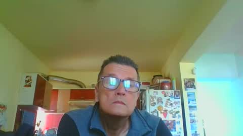 Snapshot of ulmeni4 chatting on 04/12/26, 08:30 ulmeni4 online show from 04/12/26, 08:30