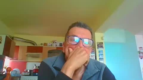 Snapshot of ulmeni4 chatting on 04/13/26, 09:26 ulmeni4 online show from 04/13/26, 09:26