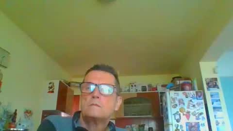 Snapshot of ulmeni4 chatting on 04/20/26, 10:29 ulmeni4 online show from 04/20/26, 10:29