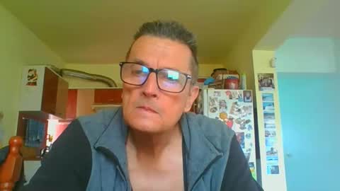 Snapshot of ulmeni4 chatting on 04/21/26, 11:38 ulmeni4 online show from 04/21/26, 11:38