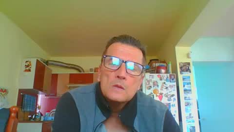 Snapshot of ulmeni4 chatting on 04/22/26, 01:56 ulmeni4 online show from 04/22/26, 01:56
