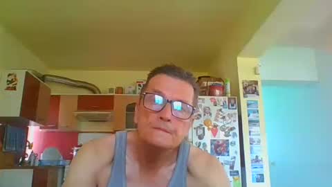 Snapshot of ulmeni4 chatting on 04/25/26, 11:46 ulmeni4 online show from 04/25/26, 11:46