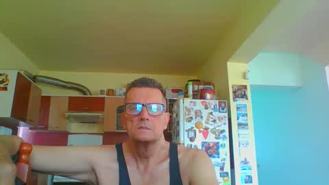 Snapshot of ulmeni4 chatting on 05/10/26, 02:00 ulmeni4 online show from 05/10/26, 02:00