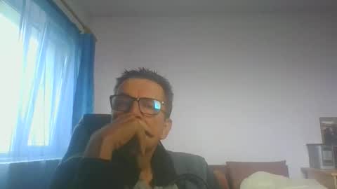 ulmeni7 online show from 10/26/25, 08:09