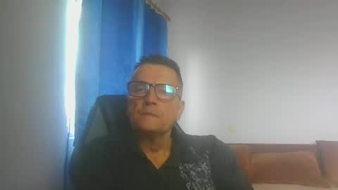 ulmeni7 online show from 10/28/25, 10:41