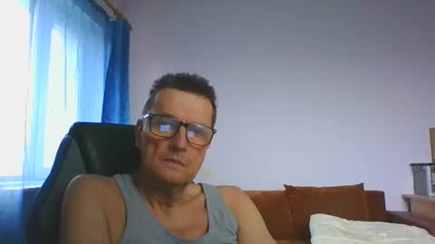 ulmeni7 online show from 12/22/25, 12:35