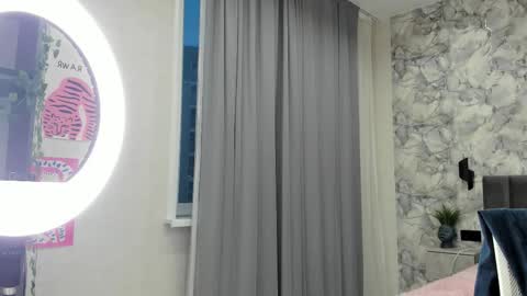 Melena online show from 10/31/25, 12:44