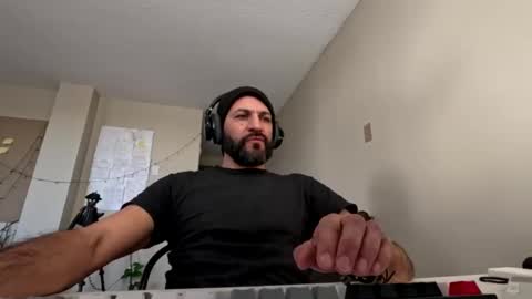 Snapshot of ultratoaster chatting on 01/03/25, 06:24 ultratoaster online show from 01/03/25, 06:24