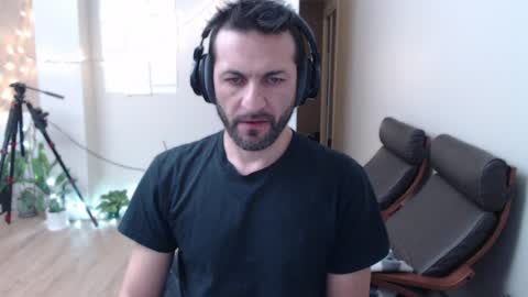 Snapshot of ultratoaster chatting on 01/16/25, 02:09 ultratoaster online show from 01/16/25, 02:09