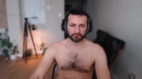 Snapshot of ultratoaster chatting on 01/27/25, 06:52 ultratoaster online show from 01/27/25, 06:52