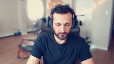 Snapshot of ultratoaster chatting on 01/30/25, 09:36 ultratoaster online show from 01/30/25, 09:36