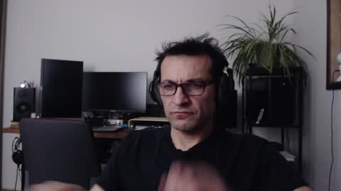 Snapshot of ultratoaster chatting on 10/23/25, 07:29 ultratoaster online show from 10/23/25, 07:29