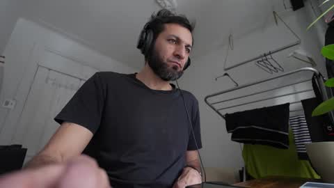 ultratoaster online show from 12/18/25, 05:41