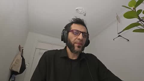 ultratoaster online show from 12/19/25, 11:56