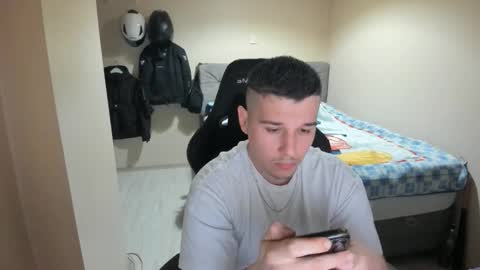 Snapshot of ulxer chatting on 03/19/26, 04:33 hi im mike tyson - online show from 03/19/26, 04:33