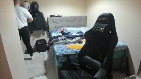 Snapshot of ulxer chatting on 04/17/26, 07:06 hi im mike tyson - online show from 04/17/26, 07:06