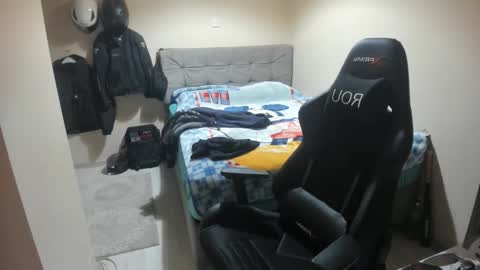 Snapshot of ulxer chatting on 04/29/26, 10:05 hi im mike tyson - online show from 04/29/26, 10:05
