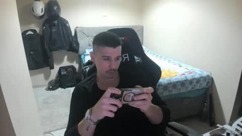 Snapshot of ulxer chatting on 05/03/26, 07:31 hi im mike tyson - online show from 05/03/26, 07:31