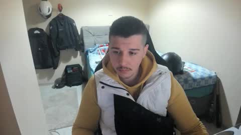 Snapshot of ulxer chatting on 05/06/26, 08:14 hi im mike tyson - online show from 05/06/26, 08:14