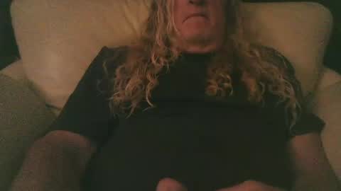 Snapshot of umbrado chatting on 06/27/26, 11:04 umbrado online show from 06/27/26, 11:04