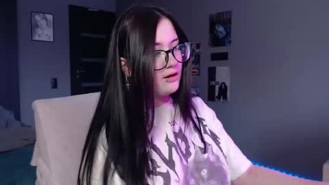 Snapshot of uminarin chatting on 12/08/24, 07:26 Julia online show from 12/08/24, 07:26