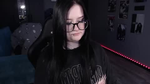 Snapshot of uminarin chatting on 02/03/25, 09:30 Julia online show from 02/03/25, 09:30