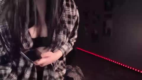 Snapshot of uminarin chatting on 02/25/25, 12:34 Julia online show from 02/25/25, 12:34