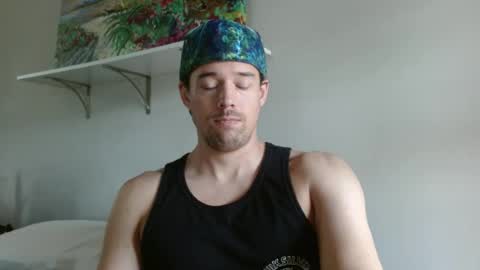 Snapshot of umphreak42 chatting on 06/29/26, 02:28 Andrew online show from 06/29/26, 02:28