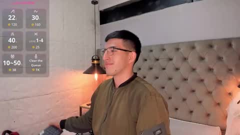 Un Slutty online show from 10/12/25, 07:13