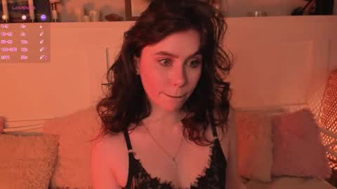 Una  online show from 03/26/26, 09:26