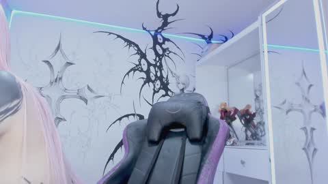 Elle Danielle  online show from 02/06/25, 06:29