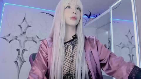 Elle Danielle  online show from 02/10/25, 03:35