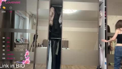 Snapshot of unarks chatting on 03/17/26, 01:36 unarks online show from 03/17/26, 01:36