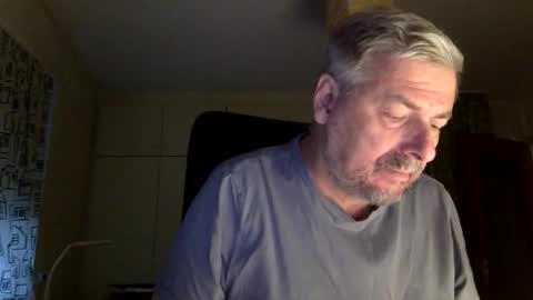 Snapshot of unbenannt1 chatting on 10/23/25, 03:22 unbenannt1 online show from 10/23/25, 03:22