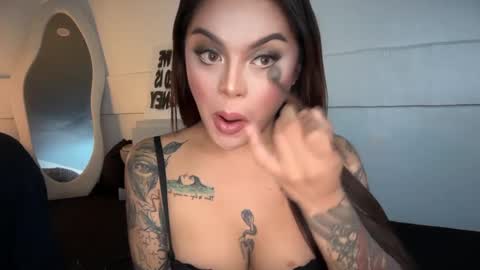 Snapshot of unbotheredprincess chatting on 03/21/26, 08:12 Lady tan online show from 03/21/26, 08:12