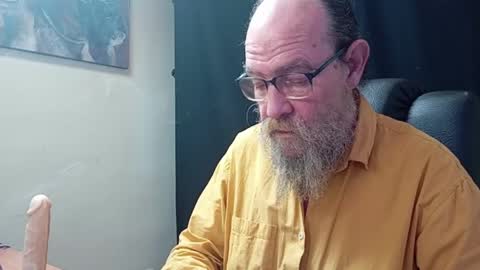 Snapshot of uncle_hottiecb chatting on 04/09/26, 05:07 Uncle Hottie online show from 04/09/26, 05:07