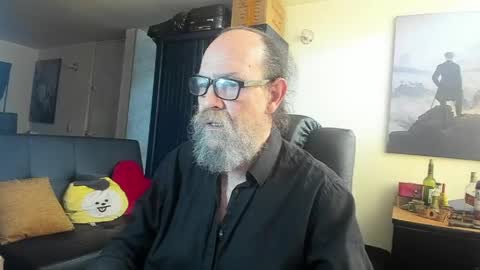 Uncle Hottie online show from 06/04/26, 04:46