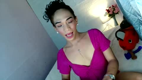 Snapshot of uncut_queen chatting on 04/08/26, 03:45 LOVELY JANE online show from 04/08/26, 03:45