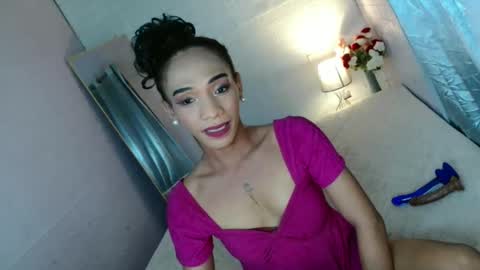 Snapshot of uncut_queen chatting on 04/16/26, 05:08 LOVELY JANE online show from 04/16/26, 05:08