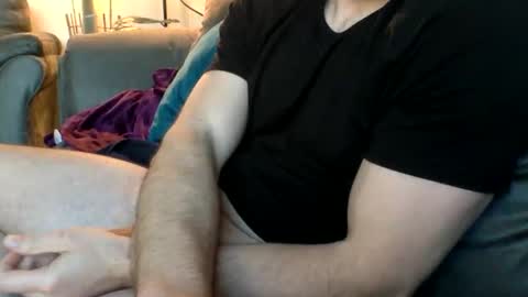 Snapshot of uncutabs123 chatting on 04/06/26, 10:54 Buzz Bigcock online show from 04/06/26, 10:54