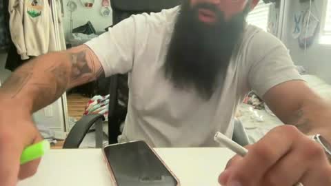 uncutbeard129840 online show from 05/06/26, 11:21
